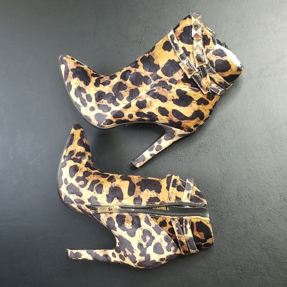IDIFU size 6 leopard bootie